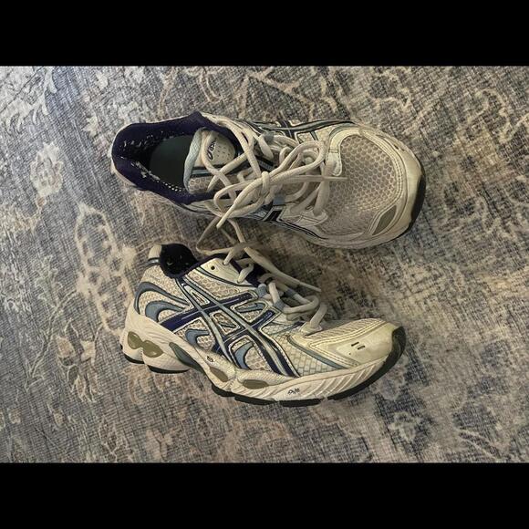 ASICS - Picture 2 of 2